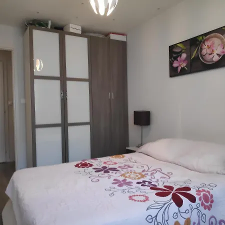 3p Meuble ~80m2 Avec Box Ferme Et Terrasse Sud, Apercu Mer Appartement *